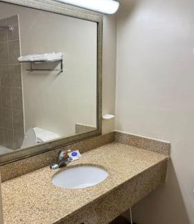 Franklin Hotel | Country Host Inn