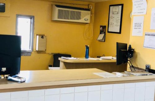 Texarkana Hotel | Country Host Inn