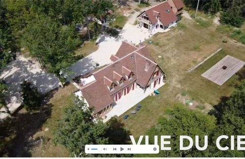 Mont-pres-Chambord House | Country house for family celebrations