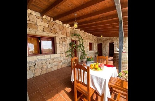 Arico Viejo Villa | Country house "Finca Rural Los Olivos en Arico" with mountain views, WiFi, garden & terrace