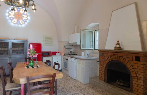 Ostuni House | Country House in Puglia with Pool & Pizza Oven