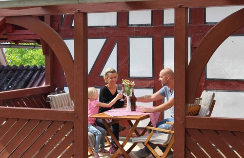 Homberg Apartment | Country house in Rinnetal: modern holiday Froschkönig with large garden