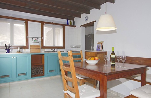 Haria Villa | Country house, large garden, heated pool. Close to beach. Sea/mountain views