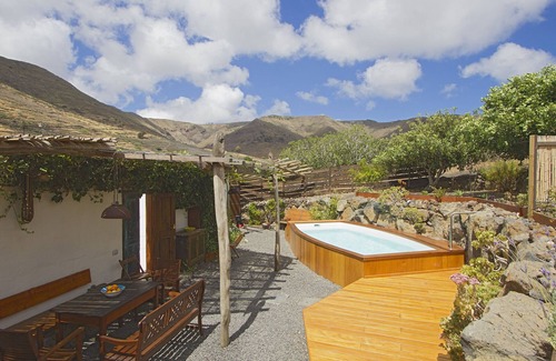 Haria Villa | Country house, large garden, heated pool. Close to beach. Sea/mountain views