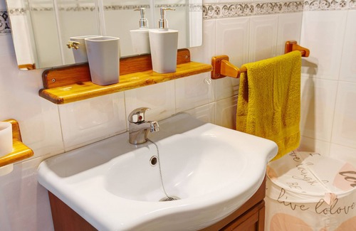 Valsequillo de Gran Canaria Villa | Country House "Mariposa" with Sea View, Terrace & Wi-Fi