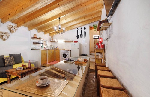 Fonte do Bispo Villa | Country House 'Quinta Do Silêncio T2' with Mountain View, Wi-Fi and Air Conditioning