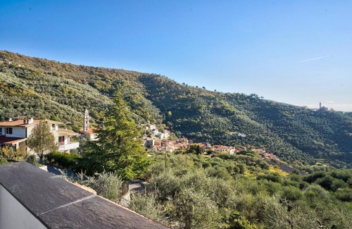 Imperia House | country house with sea view in secular olive grove