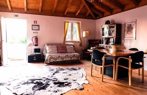 Quelfes Cottage | Country Houses - 2 Bedroom Family House with Pool