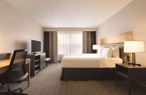 Madison Hotel | Country Inn & Suites by Radisson, Madison Southwest, WI