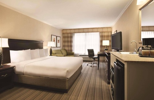 Eagan Park Hotel | Country Inn & Suites by Radisson, Atlanta Airport North, GA