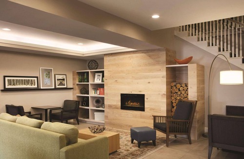 Eagan Park Hotel | Country Inn & Suites by Radisson, Atlanta Airport North, GA