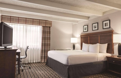 Woodbury Hotel | Country Inn & Suites by Radisson, Woodbury, MN