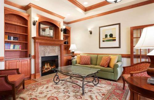 Tifton Hotel | Country Inn & Suites by Radisson, Tifton, GA