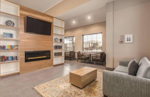 Erie Hotel | Country Inn & Suites by Radisson, Erie, PA