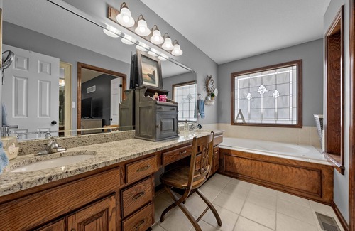 Liberty House | Country Paradise w/Inground Pool on 9 acres. Sleeps 13.