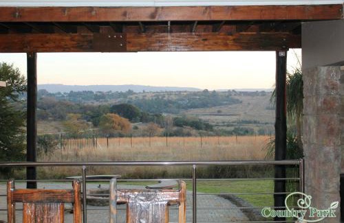Greater Johannesburg Metropolitan Area House | Country Park Guest House - Muldersdrift