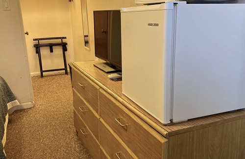 White Haven Hotel | Country Place Inn And Suites