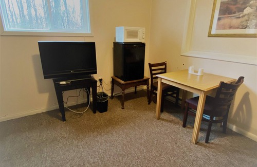 White Haven Hotel | Country Place Inn And Suites