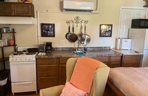 Camden Apartment | Country Sweethearts Private Studio