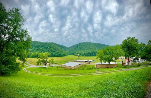 Blackwater House | Country views and hikes.