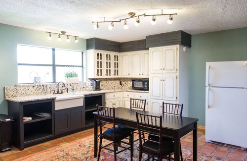 Weatherford House | Country Wedding Lodging