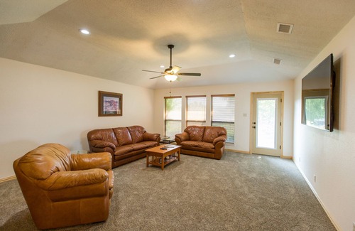 Weatherford House | Country Wedding Lodging