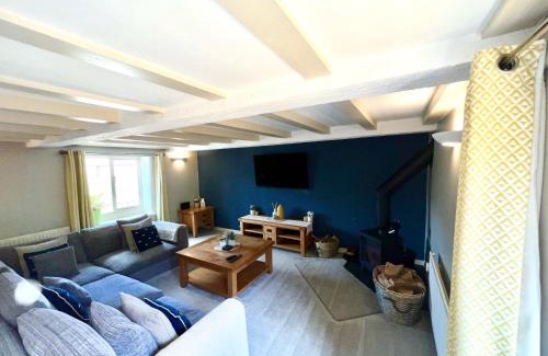 Liverton House | Countryside converted barn with hot tub and one parking space