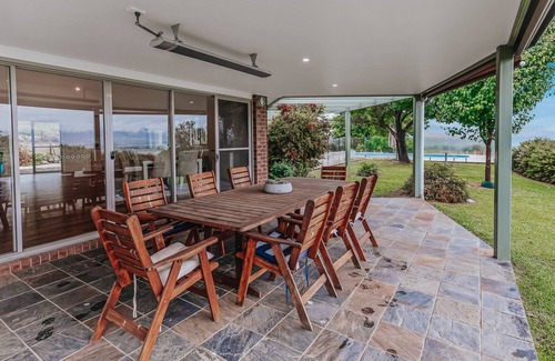 Mount Frome House | Countryside Escape with Stunning Views and Pool