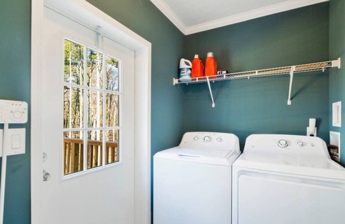 Clarkesville House | Countryside Getaway in Clarkesville! (CDC Safe)