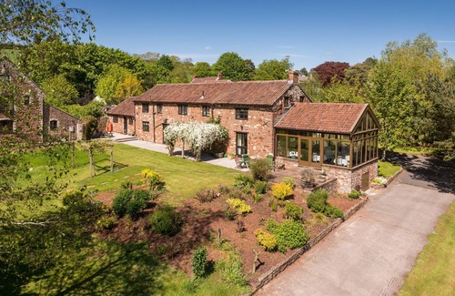 Belluton Apartment | Countryside retreat with stunning views & pool