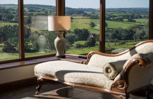 Belluton Apartment | Countryside retreat with stunning views & pool