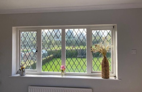 Great Hallingbury Villa | Countryside✓Mountain view✓Quiet✓Romantic anniversary✓ceiling wood