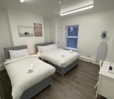 Liverpool Hotel | County road rooms