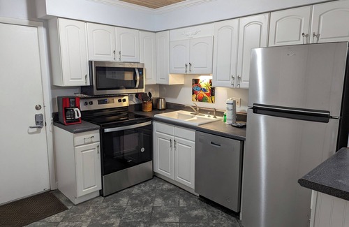 Folly Field Villa | "Couples & Family Getaway," 1st Floor, King & Queen Beds, Pool, 42" HDTV's, WIFI