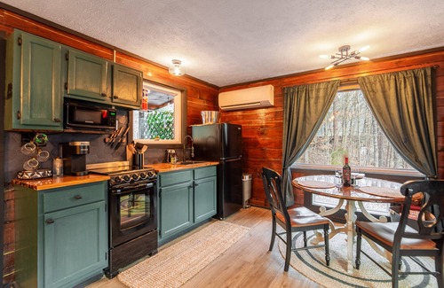 Sevierville Cabin | Couples Hide-Away!