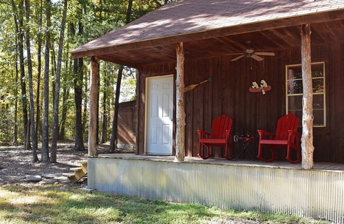 Saint Joe Cabin | Couples' Retreat at Buffalo Bender Cabin - Pet Friendly, 2 mi to Buffalo River
