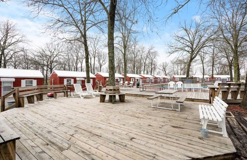 Cassville Cabin | Couples Retreat-Cabin 2