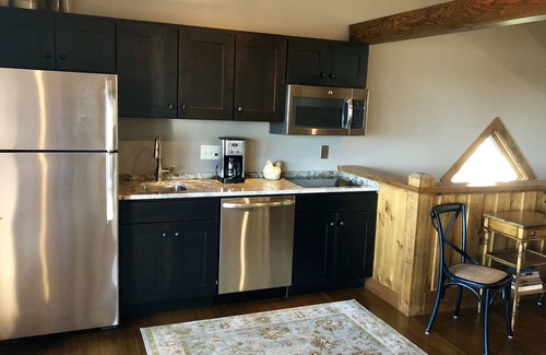 Sapphire House | Couples Retreat with breathtaking mountain views!