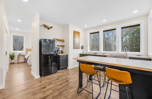 Terrell Cabin | Couples Retreat, Yard Games, Firepit, Paddleboards