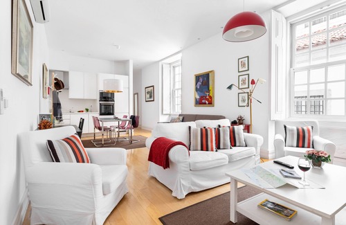 Sacramento Apartment | Courtesy Chiado SPACIOUS & PEACEFUL