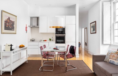 Sacramento Apartment | Courtesy Chiado SPACIOUS & PEACEFUL