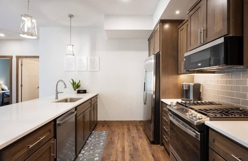 Nisswa House | Courtside Cabin-Indoor Sports|Theatre|Hot Tub|