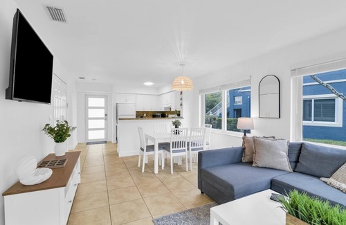 Boca Raton Apartment | Courtside Villas - Three Bedroom Apt 10270-A