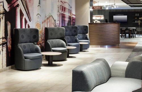 Jefferson Manor Hotel | Courtyard Alexandria Old Town/Southwest