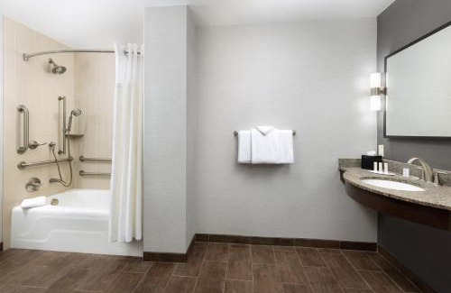 Woodland Hills Hotel | Courtyard by Marriott Los Angeles Woodland Hills