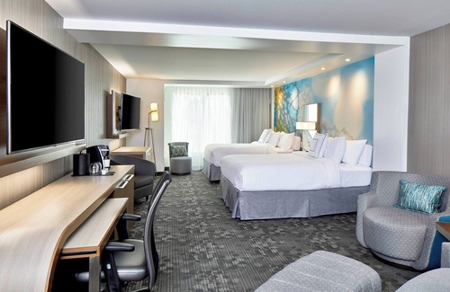 Locust Point Hotel | Courtyard by Marriott Baltimore Downtown/McHenry Row