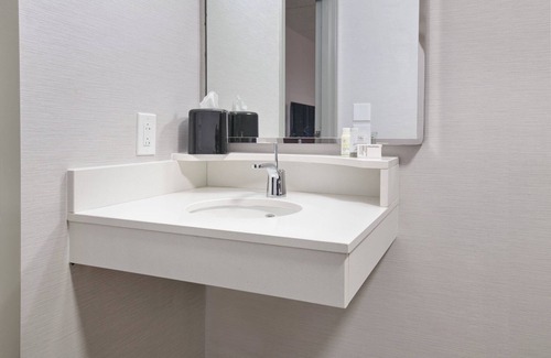 Half Day Hotel | Courtyard by Marriott Chicago Lincolnshire