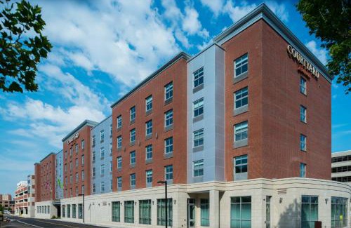 Edgewater Hotel | Courtyard by Marriott Edgewater NYC Area