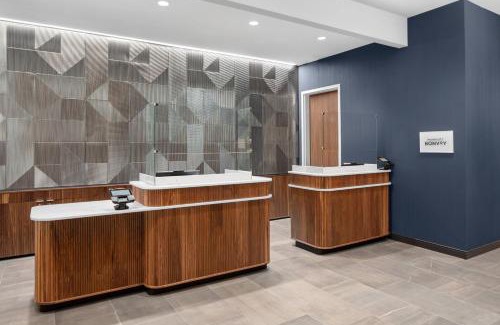 Lansing Hotel | Courtyard by Marriott Lansing Downtown