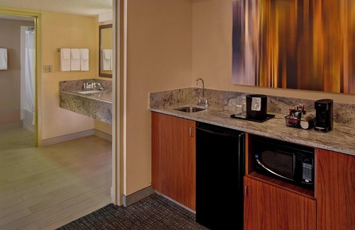 Orlando Hotel | Courtyard by Marriott Orlando East/UCF Area